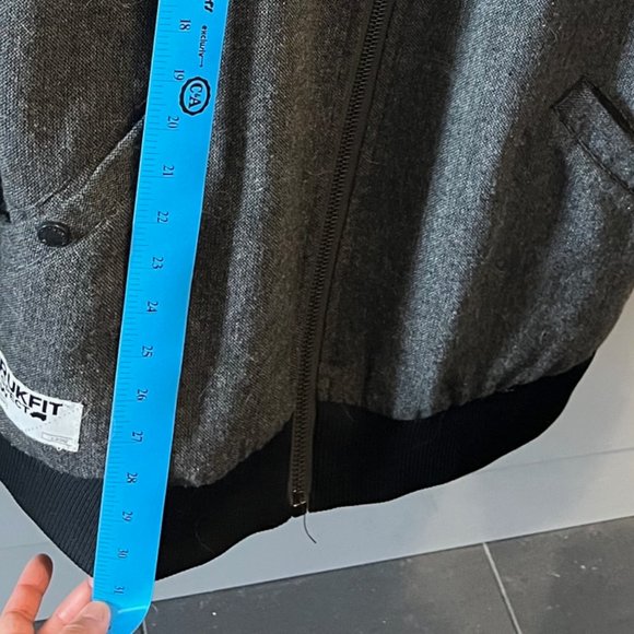 Trukfit Respect Few Men's Reversible Bomber Jacket - Picture 5 of 5